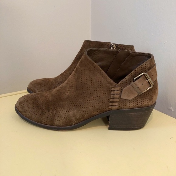 Vince Camuto Tan Taupe Parveen Suede Booties Leather Women’s Size 6 Buckle - Picture 2 of 5